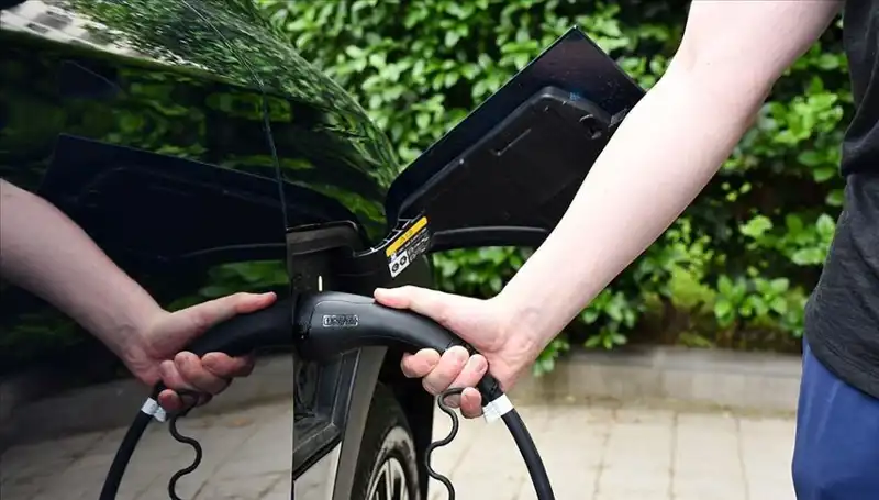 İngiltere'den ABD'ye Elektrikli Araç Hamlesi: Gümrük Vergileri Eşliğinde Destek