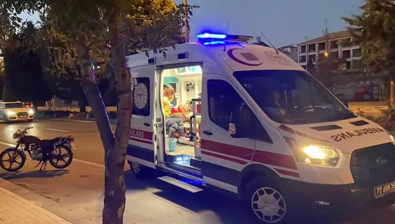 Otomobil Motosikleti 70 Metre Sürükledi, Sürücü Araştırılıyor