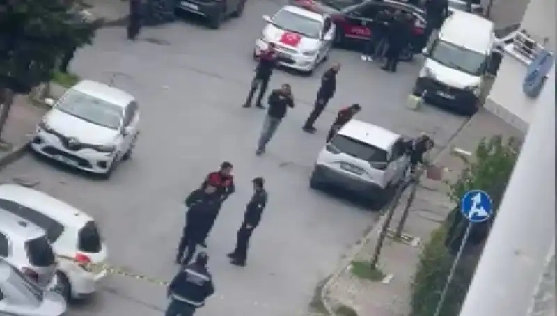Yolda Yürürken Kurşun Yağmuruna Tutulan Adamın Yaşam Mücadelesi