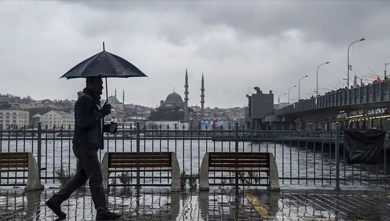 İstanbul'da Bahar Havası Yerini Kışa Bırakıyor: Yağmur ve Kar Haberleri