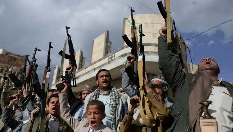 Yemen'de Çatışmalar Derinleşiyor: Husiler ABD'yi Hedefine Aldı!