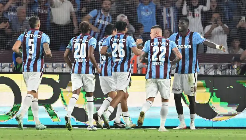 Trabzonspor, Kocaelispor'u Maçın Son Dakikalarında Geçti