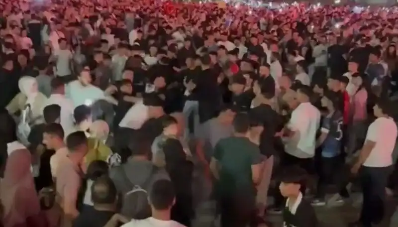 Bıçaklı Kavga Konserde Kanlı Geceyi Beraberinde Getirdi