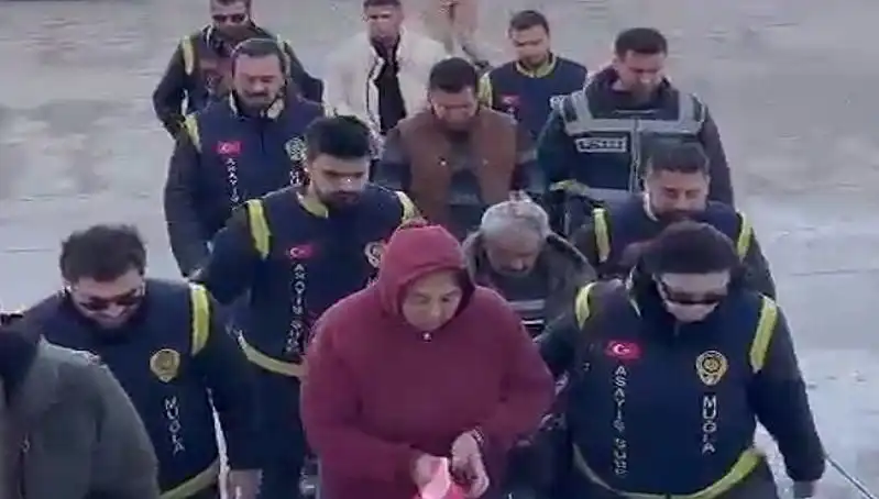 Ölü Bebek ve Çikolata Poşeti: Üzerindeki Korkunç Gerçek 7 Yıl Sonra Ortaya Çıktı