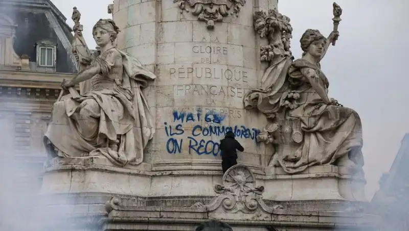 Paris’te Grafiticilere Vergi Mücadelesi: Sanat mı, Vandalizm mi?