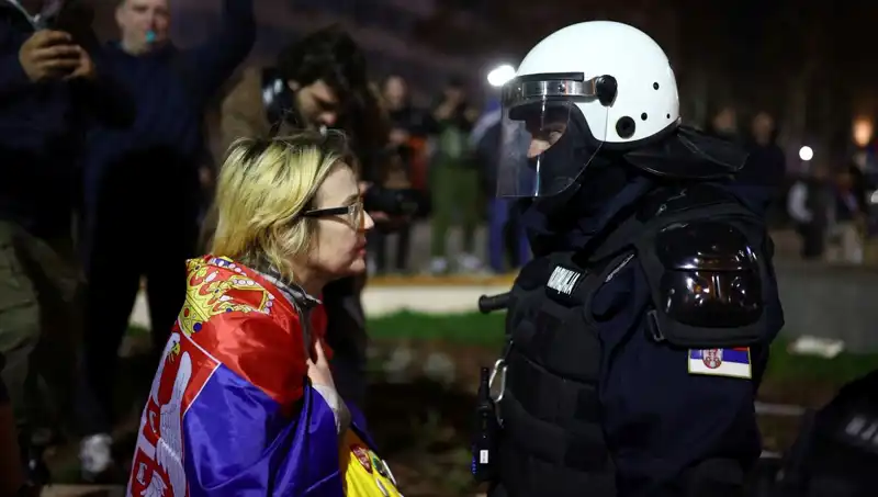 Sırbistan Polisi Sonik Silah Kullanarak Protestocuları Satiletiyor: AİHM Yolu Açıldı