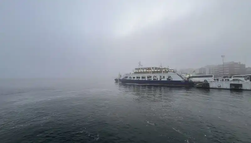 Çanakkale Boğazı Yoğun Sisin Etkisiyle Transit Gemi Geçişine Kapatıldı