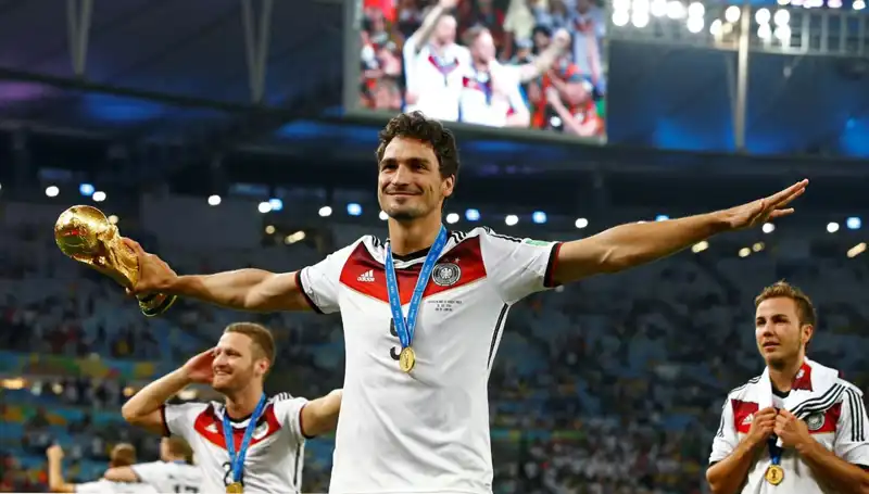 Hummels Futbol Dünyasına Veda Ediyor: Emeklilik Kararı Açıklandı