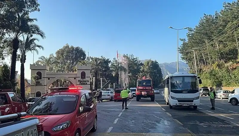 Muğla'da Beş Yıldızlı Otelin Alev Alev Yandığı Anlar Kameralara Yansıdı