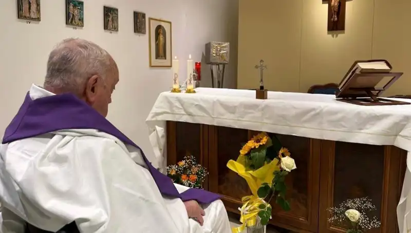 Papa'nın Sağlık Durumunda Gelişme: Artık Kendi Başına Nefes Alıyor