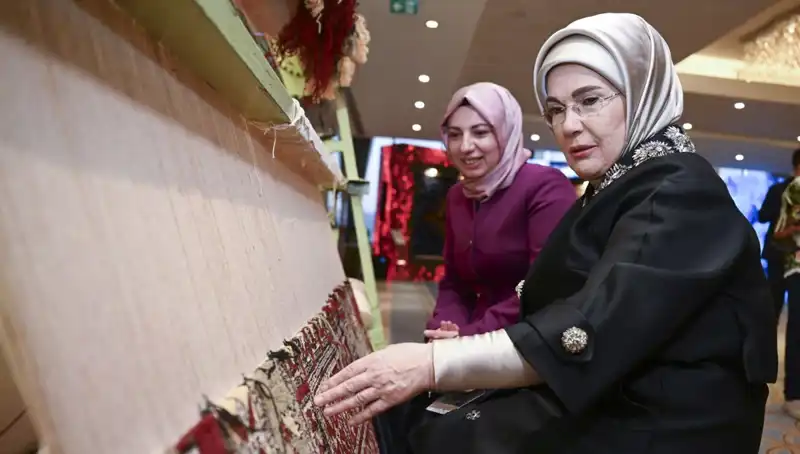 Emine Erdoğan'ın El Emeği Halısı, Depremzedeler İçin Açık Artırmaya Sunuldu
