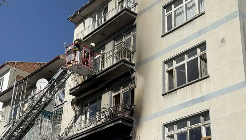 Konya'da 4 Katlı Binada Yangın: İki Çocuk Acı Bir Şekilde Hayatını Kaybetti