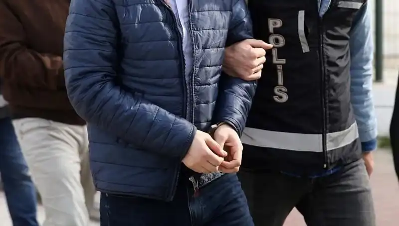 Hırsızlara Suçüstü: Güvenlik Güçleri 5 Şüpheliyi Yakaladı