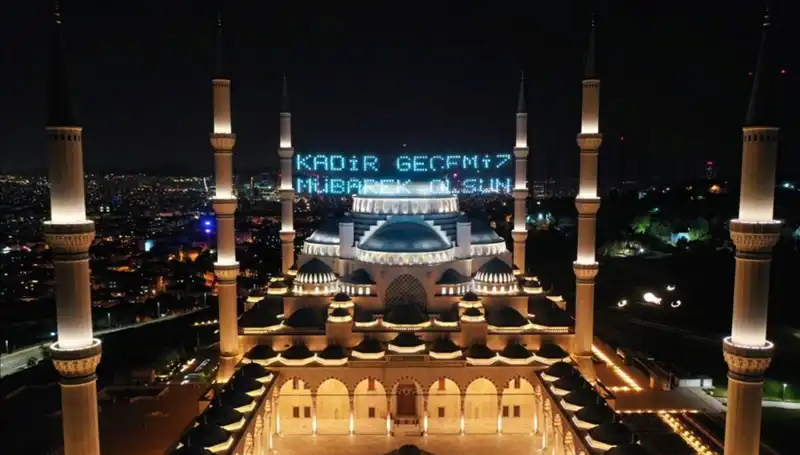 Kadir Gecesi 2025: Müslümanlar İçin Bu Önemli Gece Hangi Tarihe Denk Geliyor?