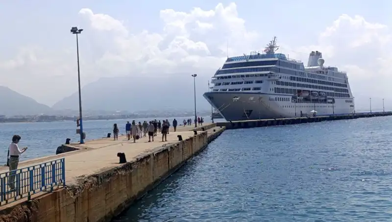 ABD'li Turistlerin Alanya Ziyareti: Kruvaziyer Macerası Başladı