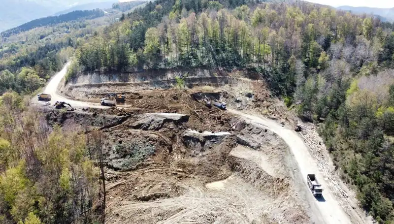 Kastamonu-Çatalzeytin Yolu Heyelanla Kapatıldı: Sürücülere Dikkat!