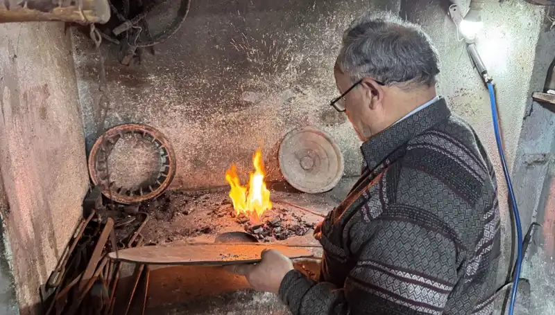 Baba Mesleği 20 Metrekarelik Dükkanla Yaşatılıyor: Bir Ailenin Hikayesi