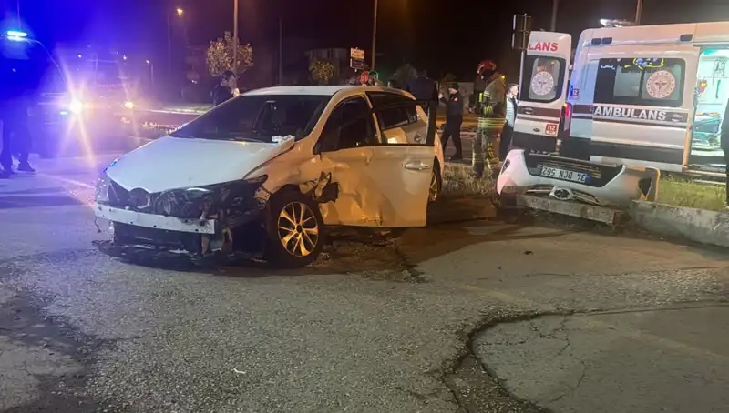 Pikap ile Otomobil Çarpıştı: Kaza Anı ve Sonrası
