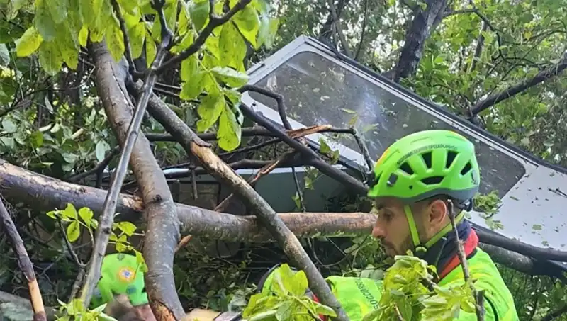 İtalya'da Teleferik Faciası: Halat Kopması Sonucu 4 Can Gitti