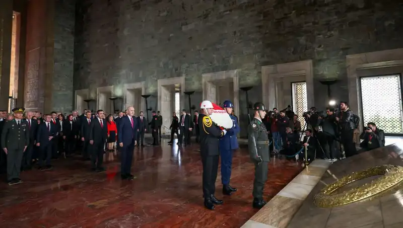 Devlet Erkanı Anıtkabir'de: Birlik ve Beraberliğin Simgesi