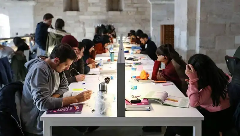 Üniversitelerin 2024-2025 Akademik Takvimi: Başlangıç Tarihleri Açıklandı