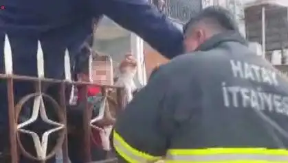 Hatay'da Tüyler Ürperten Kaza: Çocuğun Koluna Demir Korkuluk Saplandı!