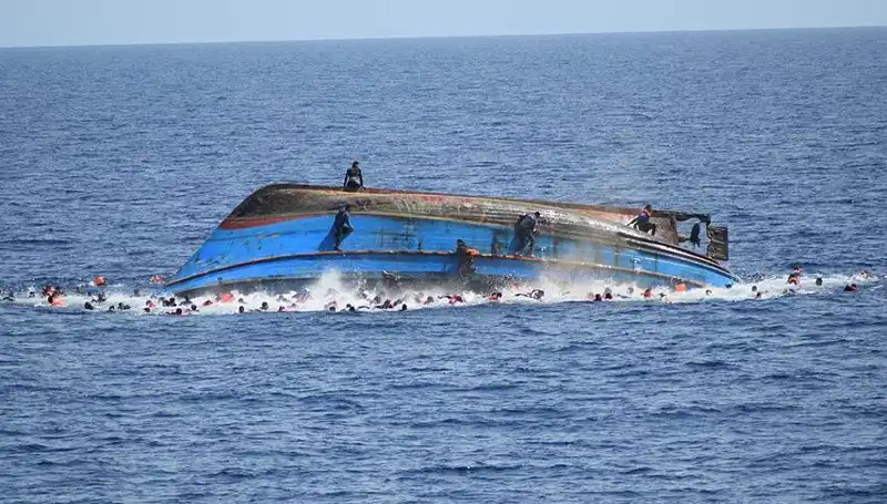 Filipinler'de Gemi Faciası: Dört Kişi Hayatını Kaybetti, Yedi Kişi Kayboldu