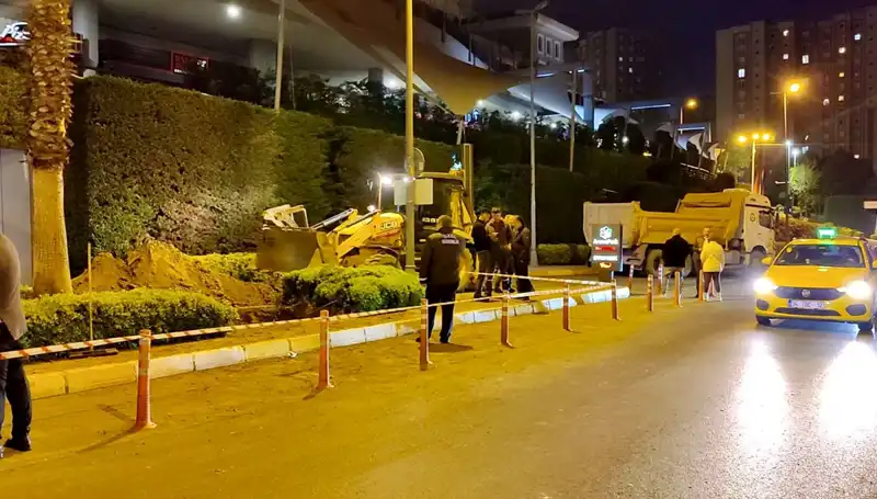 Doğalgaz Paniği: AVM Girişinde Yaşanan Olay Soğuk Terletiyor