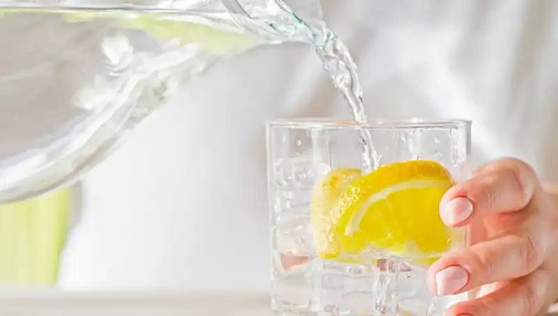 Limonlu Su İçmenin Vücuda Sağladığı 8 Sıradışı Fayda Açıklandı