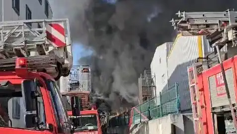 Tuzla'da Fabrika Yangını Kontrol Altına Alındı: Yeni Gelişmeler