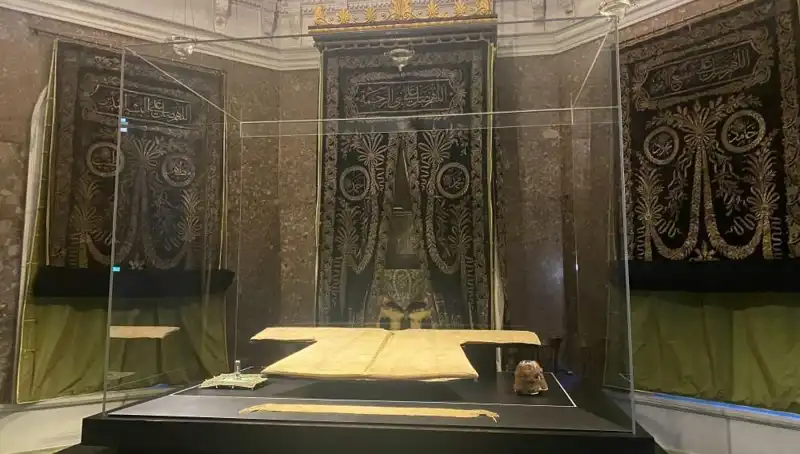 Hırka-i Şerif Ziyarete Açılıyor: Tarihi An ve Detaylar