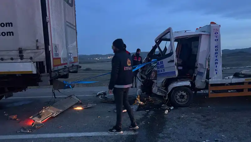 Kazaya Yardım Ederken İkinci Bir Kaza: Aynı Yolda 4 Yaralı