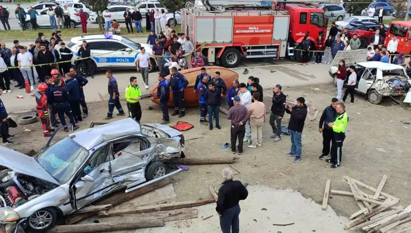 Bayramda Kan Donduran Kaza: 11 Can Gitti, 18 Kişi Yaralandı